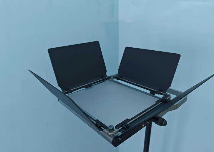 Rear view of a Neewer LED panel light, featuring battery slots and mounting hardware, highlighting its portable and battery-powered design.