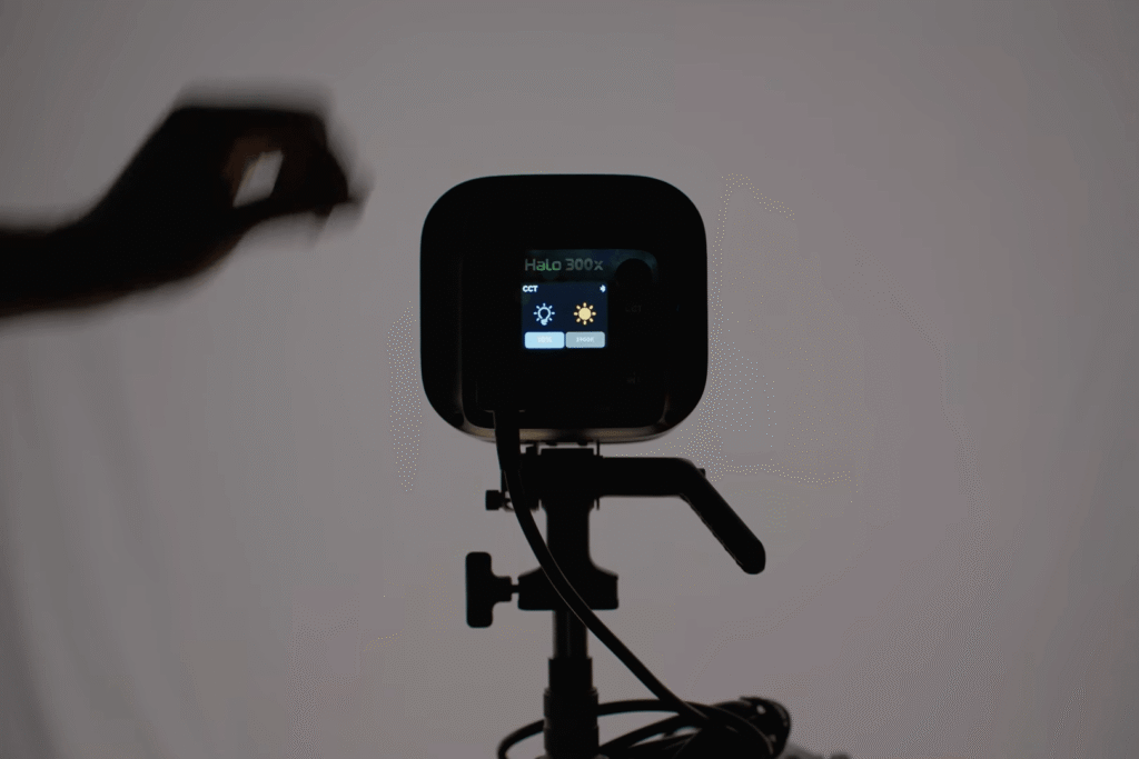 Amaran 300x field test demonstrating the cool white (6500K) color temperature output.